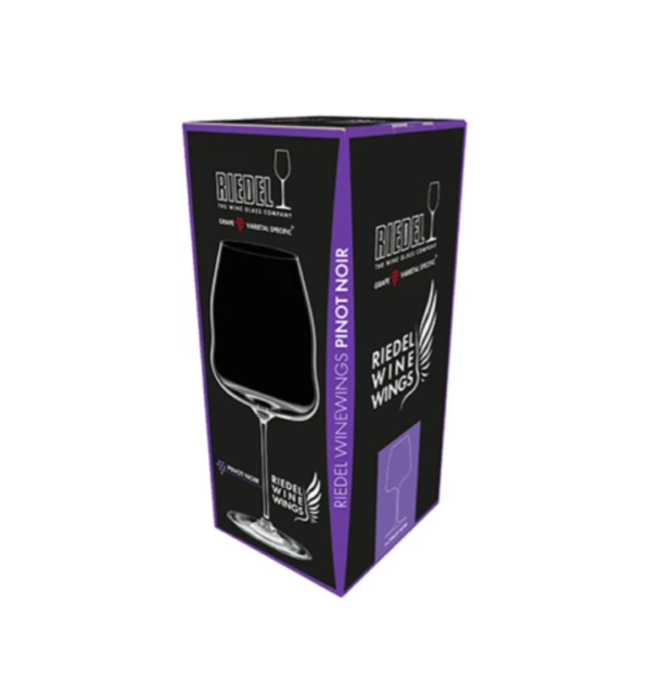 pinot noir şarap kadehi riedel