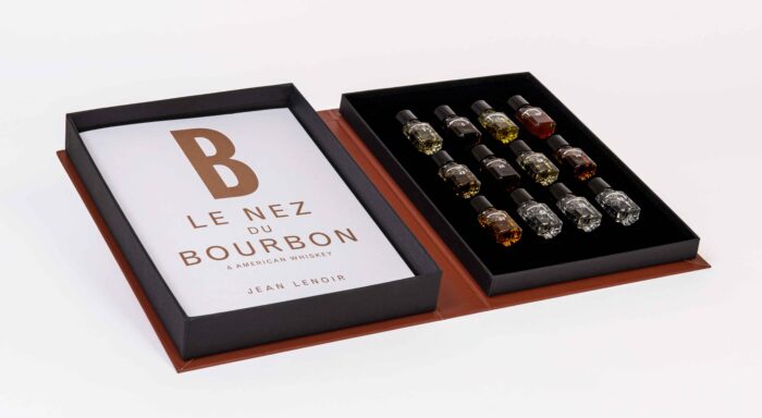 le-nez-du-bourbon-1-700x384 Le Nez du Bourbon & American Whiskey 12 Aromas Koku Eğitim Seti - Görsel 1